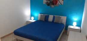 Casa blu mare